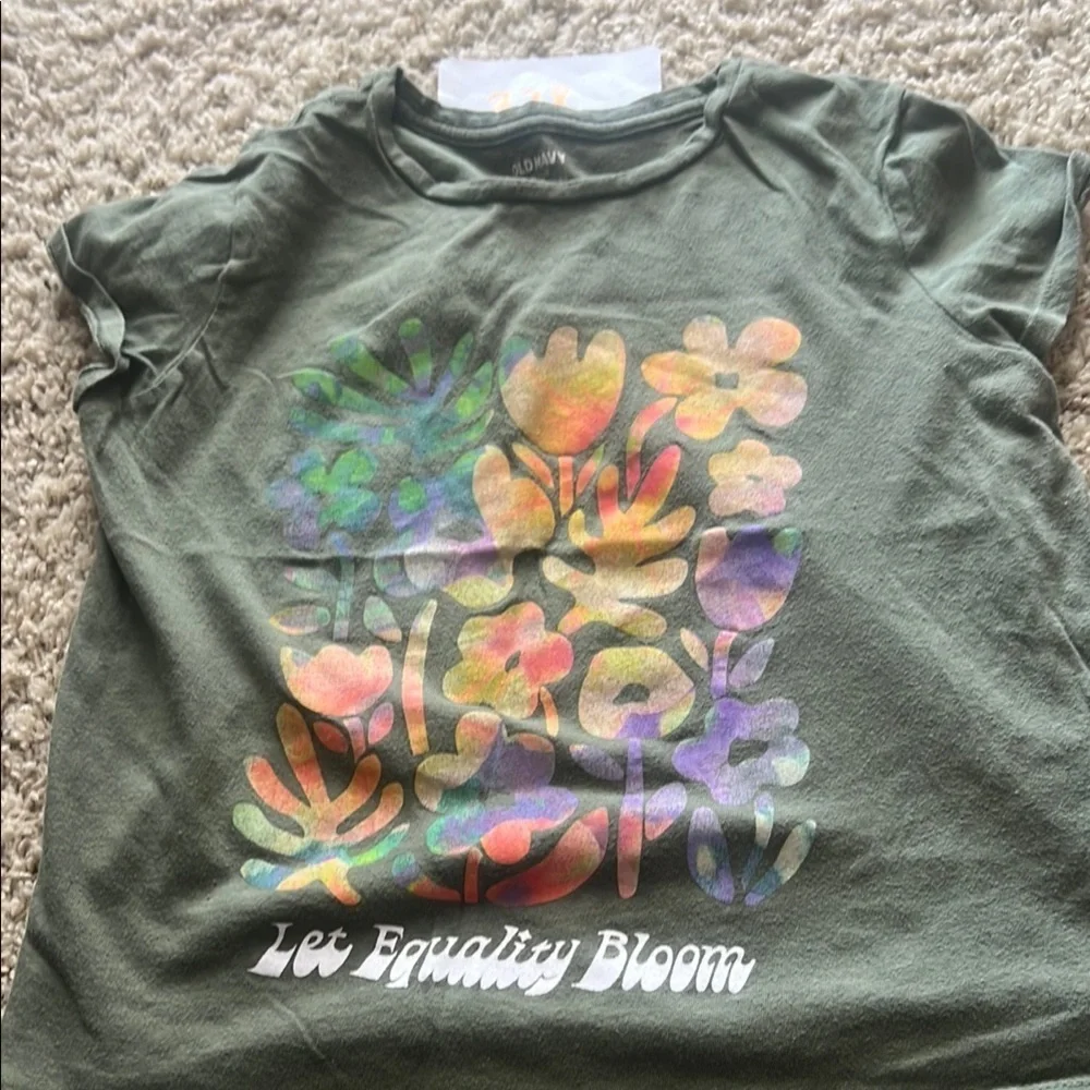 Old Navy Green Floral Graphic Short Sleeve Tee set of 3 (old navy, gap, CP)